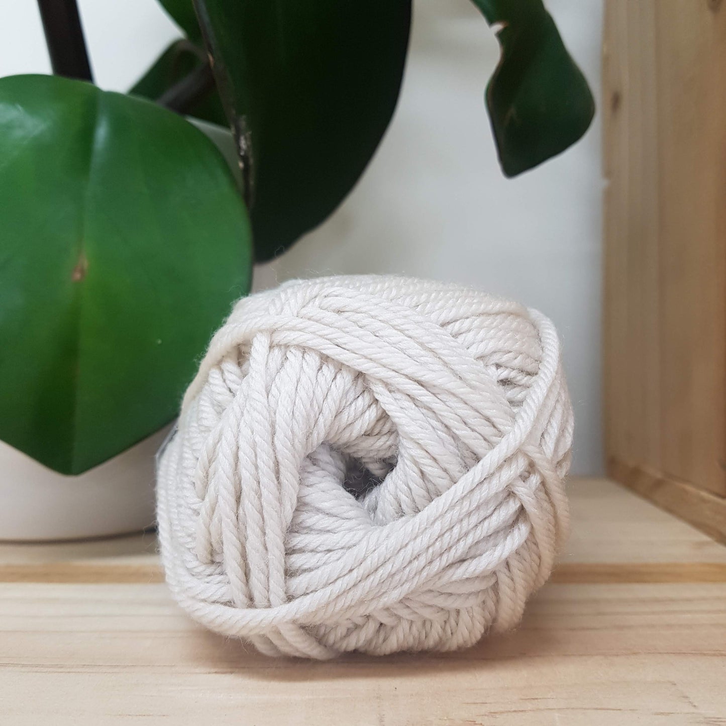 Touch Yarns - Pure Merino 8ply - Oatmeal
