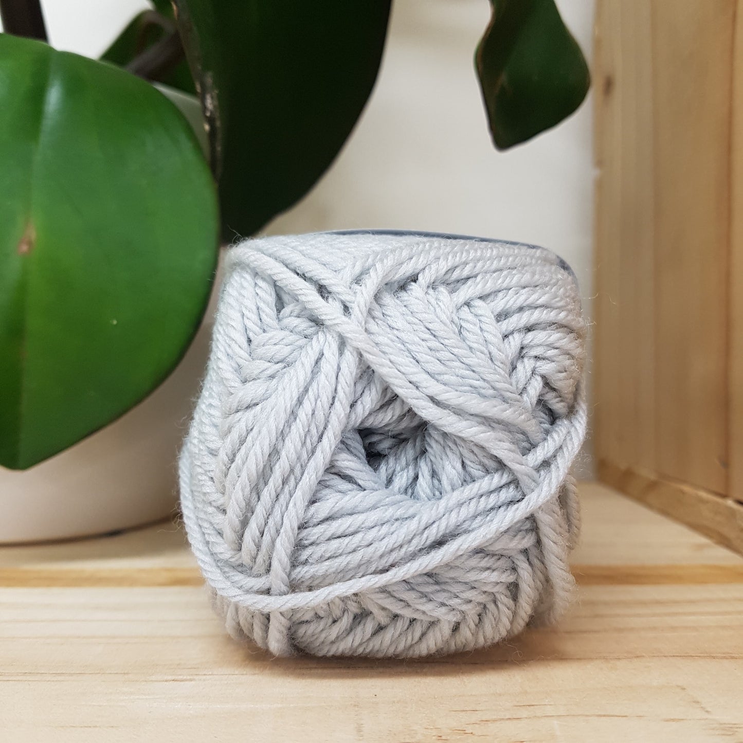 Touch Yarns - Pure Merino 8ply - Silver
