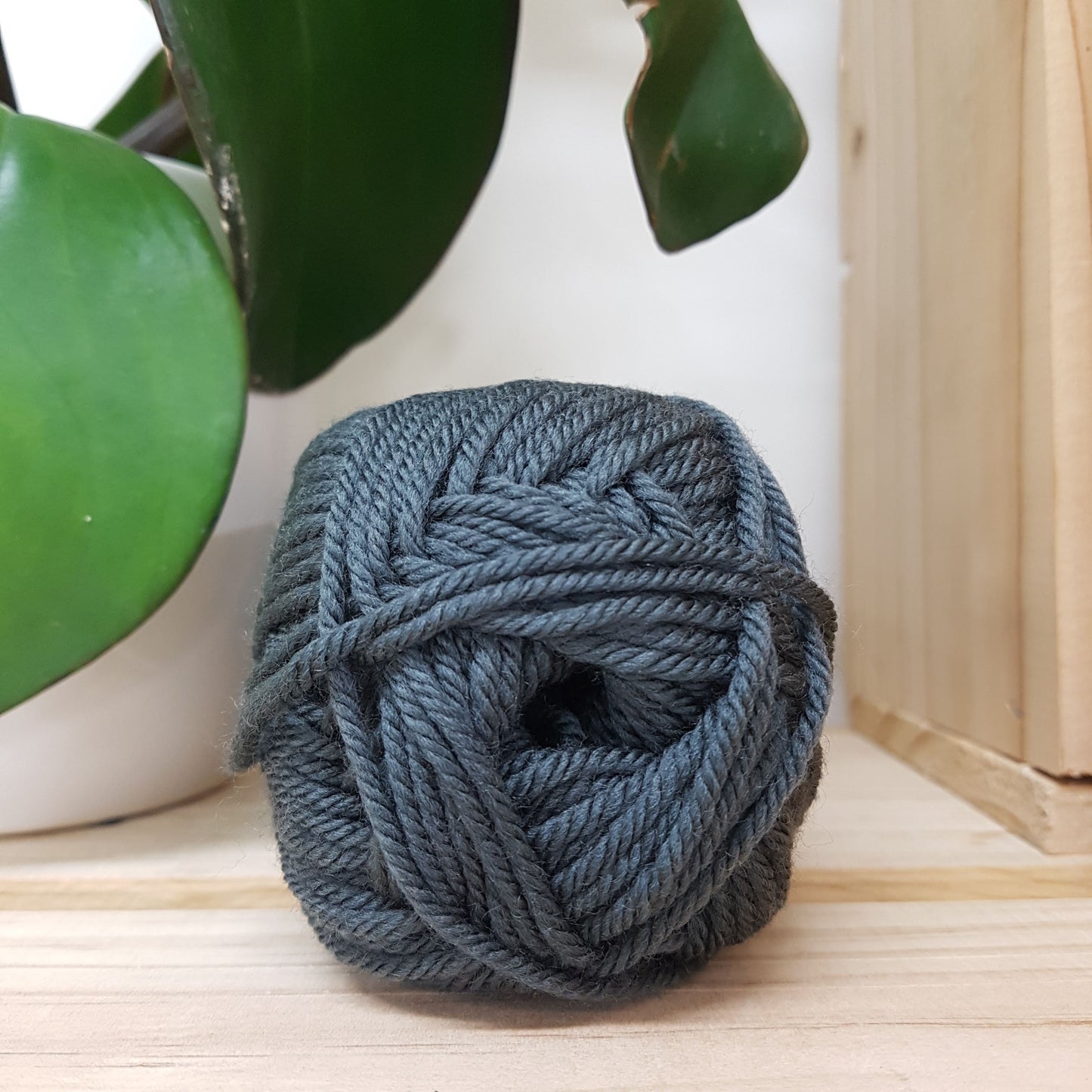 Touch Yarns - Pure Merino 8ply - Charcoal