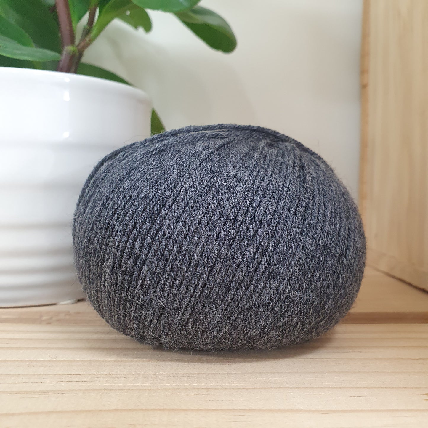 Mistral 4ply Merino - Charcoal (154)